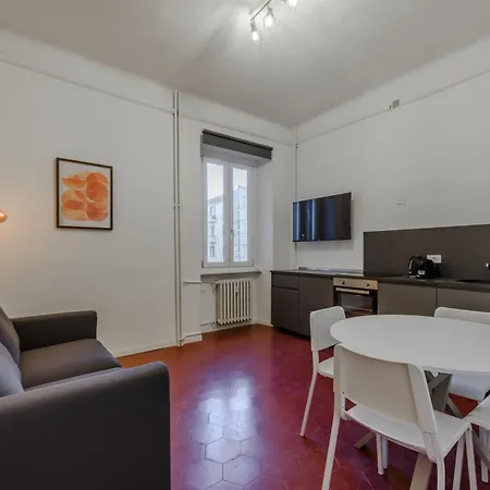 New And Functional Near The Metro Appartement *