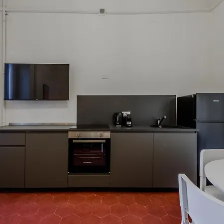 New And Functional Near The Metro * ميلان