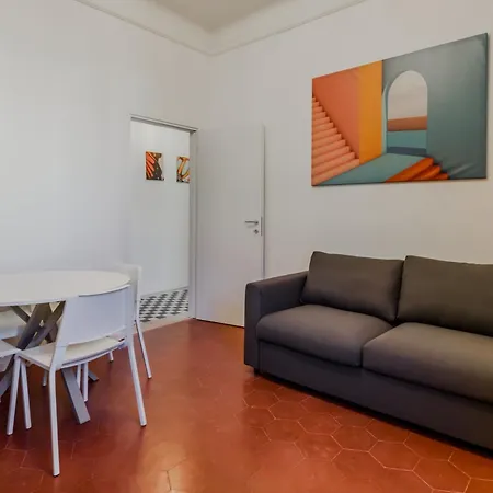 New And Functional Near The Metro شقة