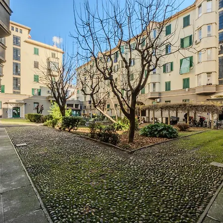 New And Functional Near The Metro Apartment Milan
